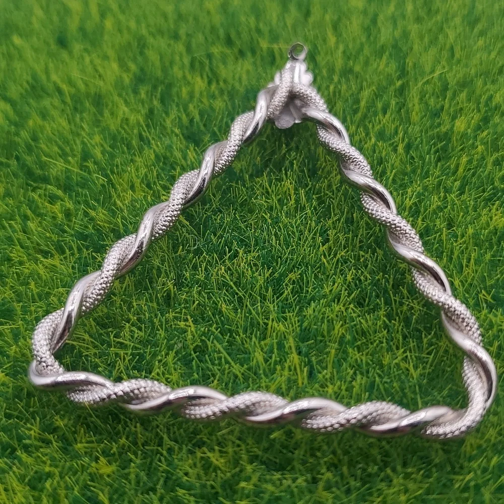 Twist‎ Triangle Pendant P328